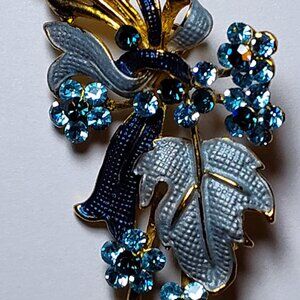 Blue Flower Brood painted light & Dark Blue Goldstone